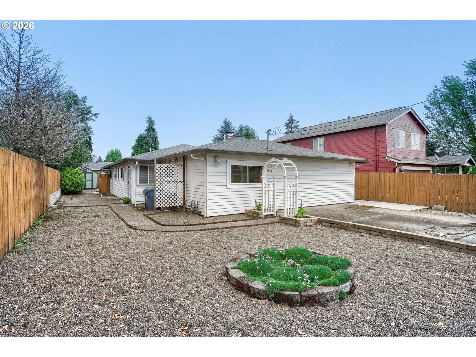 Listing photo 1 of 6