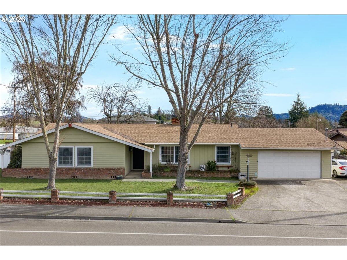 Primary listing photo, 253 NW GLENHART AVE, Winston, OR, 97496