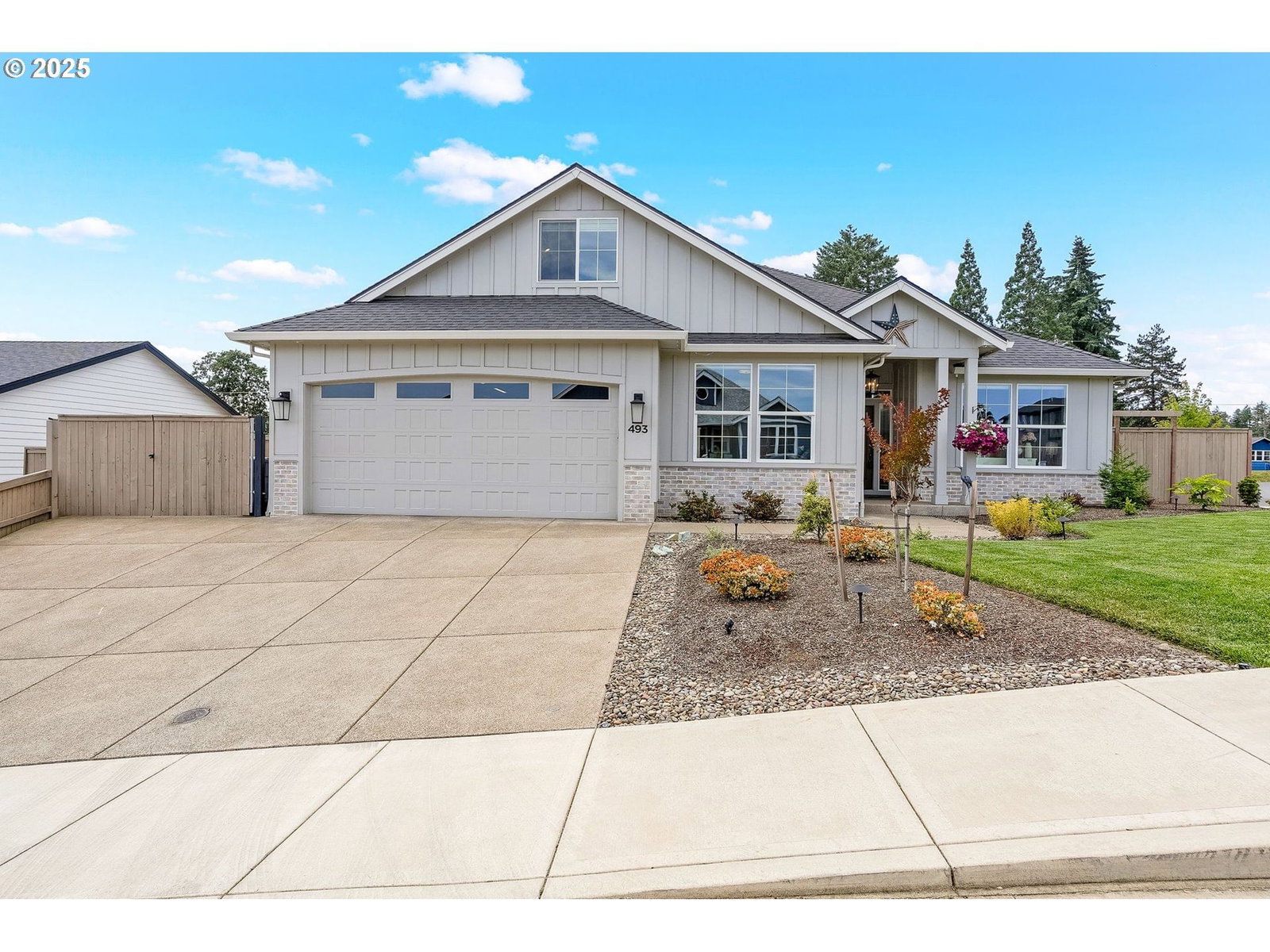 Primary listing photo, 493 NW CRATER LAKE DR, Dallas, OR, 97338