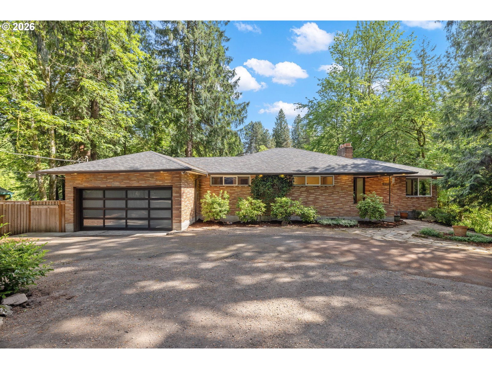 Listing photo 1 of 6