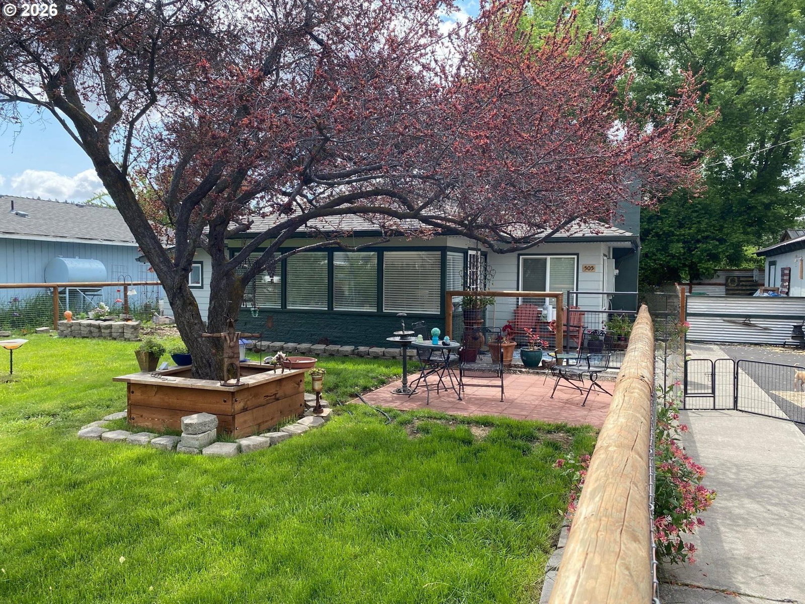 Listing photo 1 of 6
