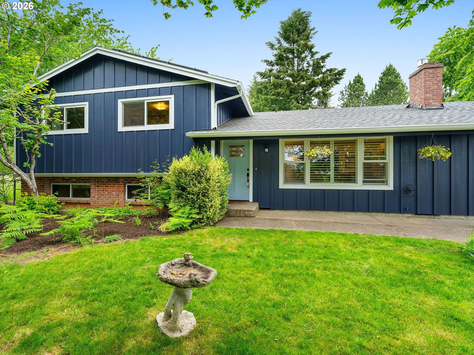 Listing photo 1 of 6