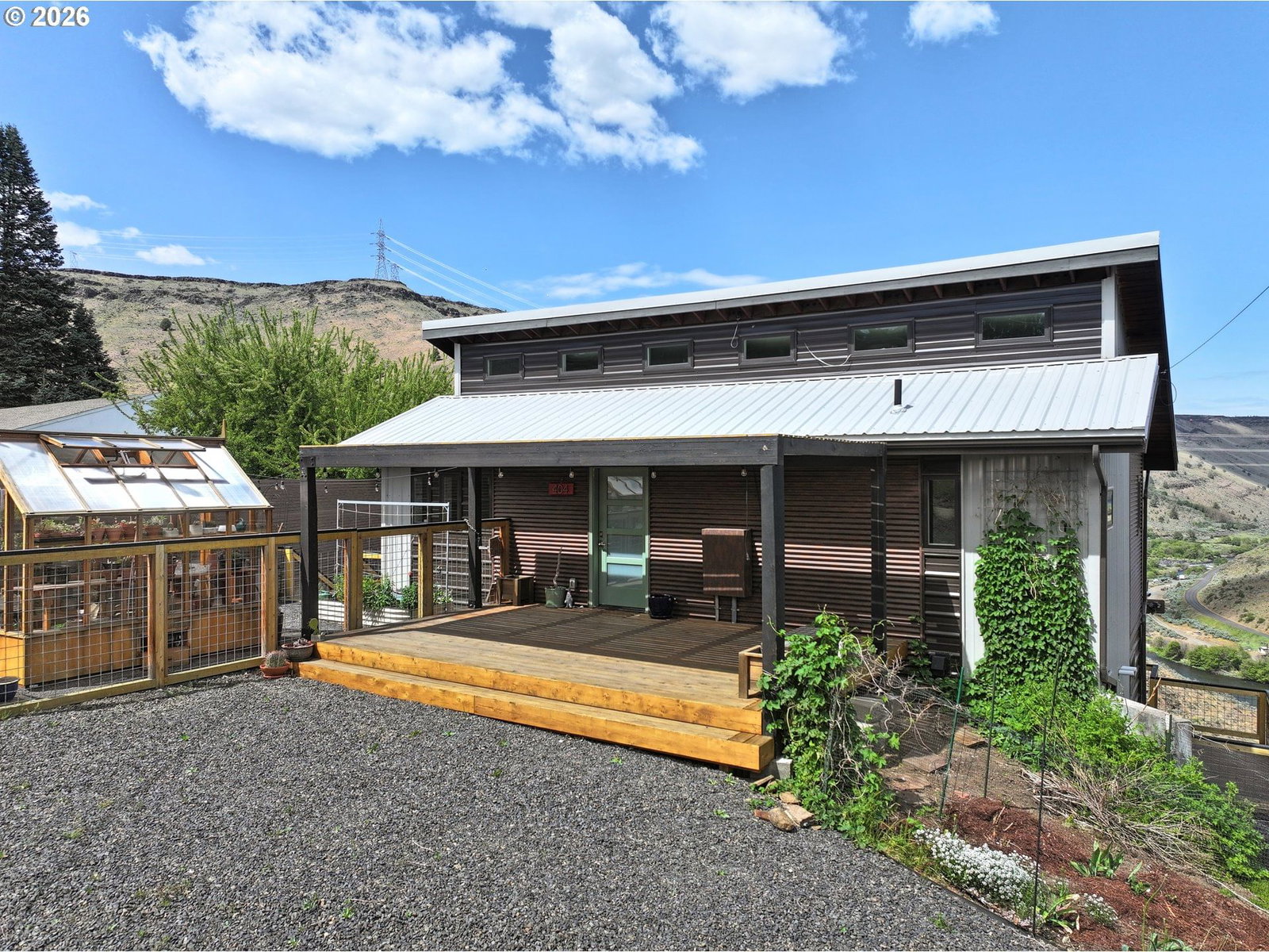 Listing photo 1 of 6