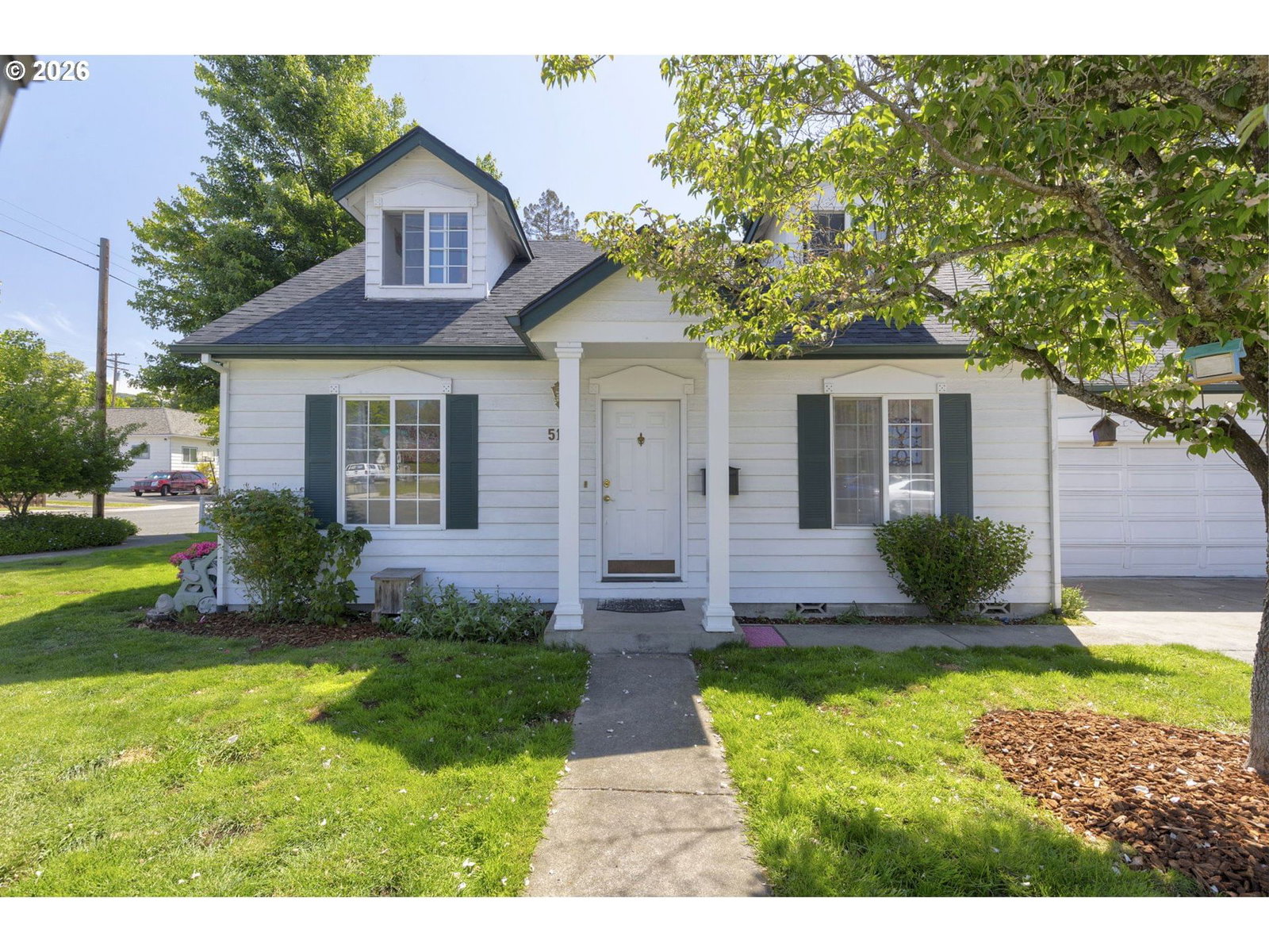 Listing photo 1 of 6