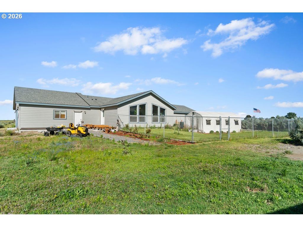 Listing photo 1 of 6