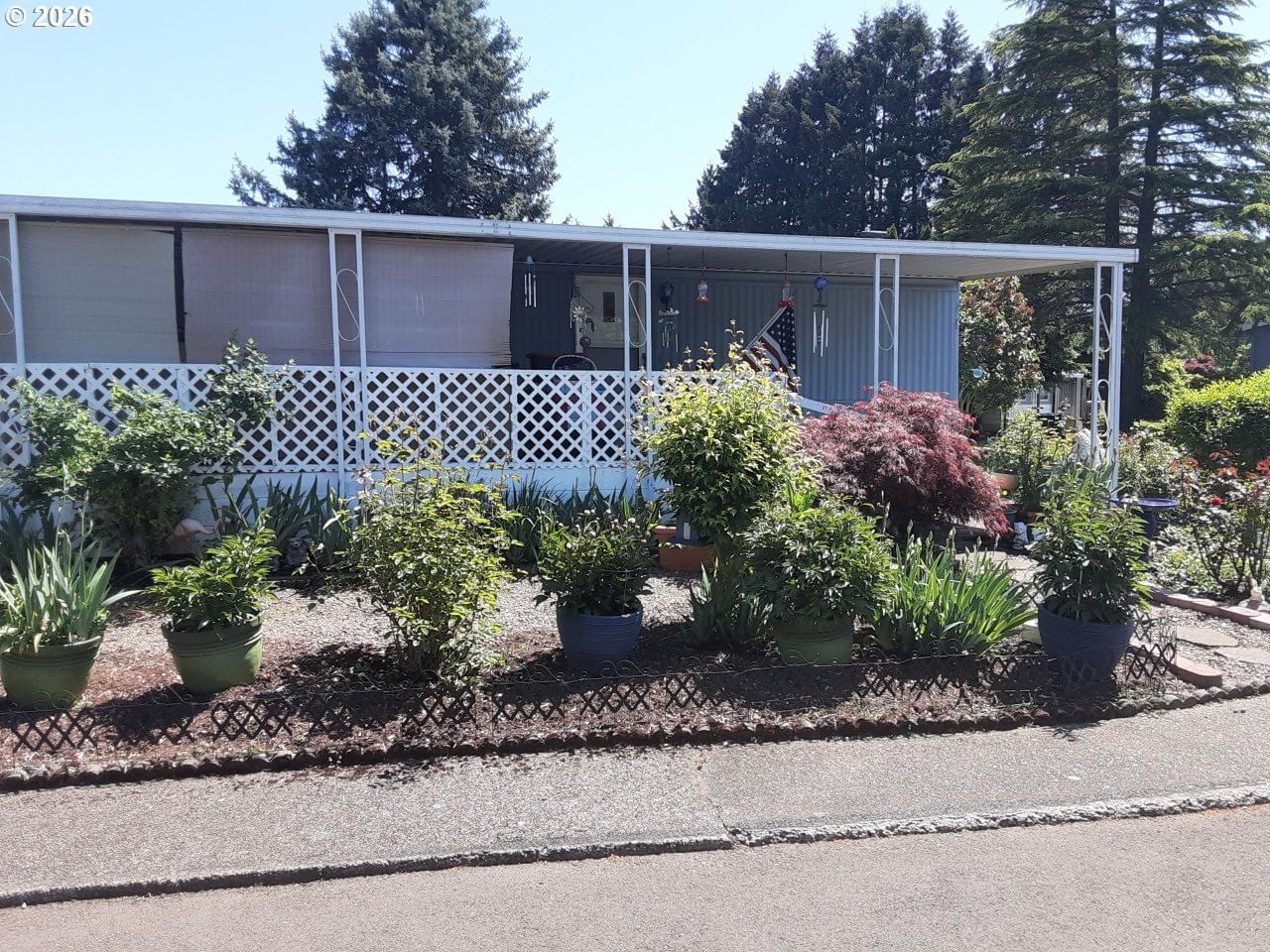 Listing photo 1 of 6