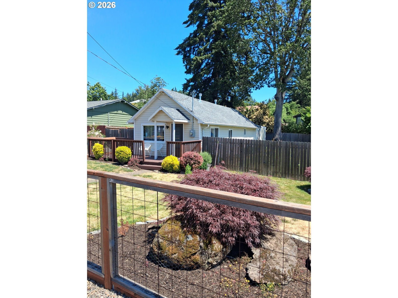1055 COLUMBIA AVE