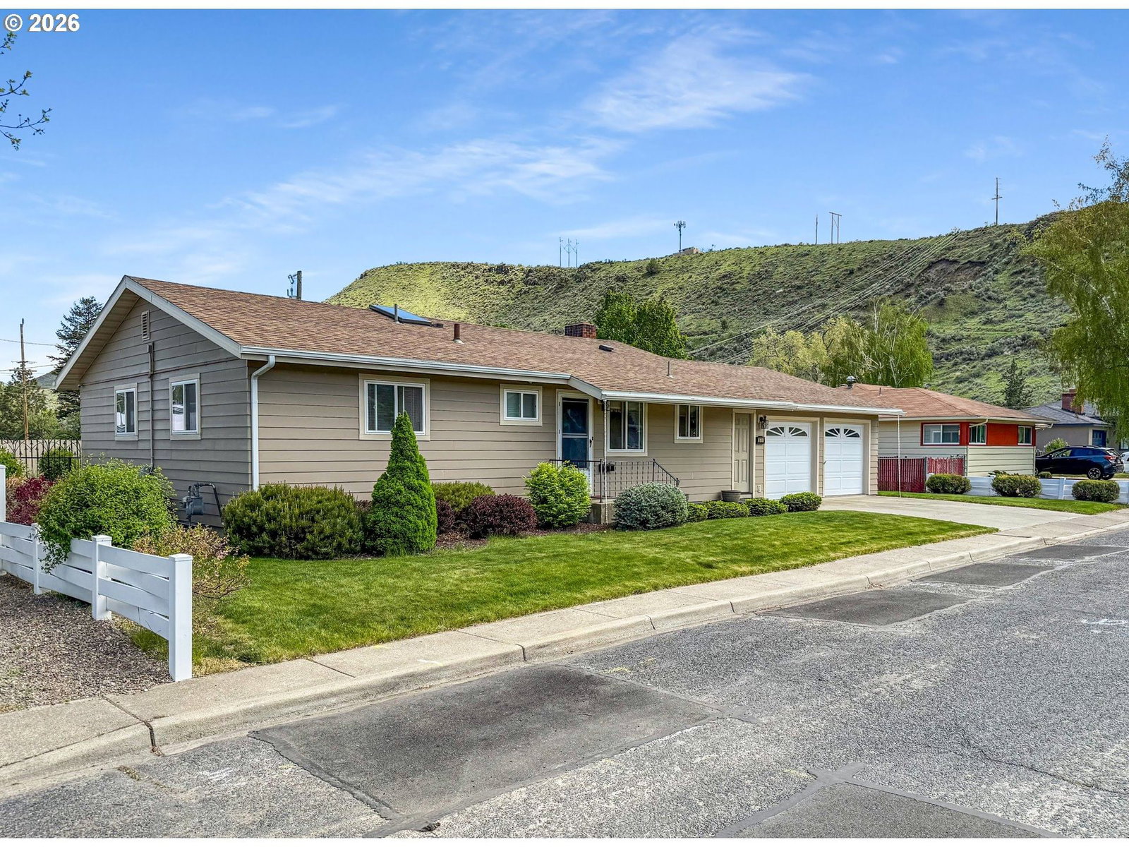 Listing photo 1 of 6