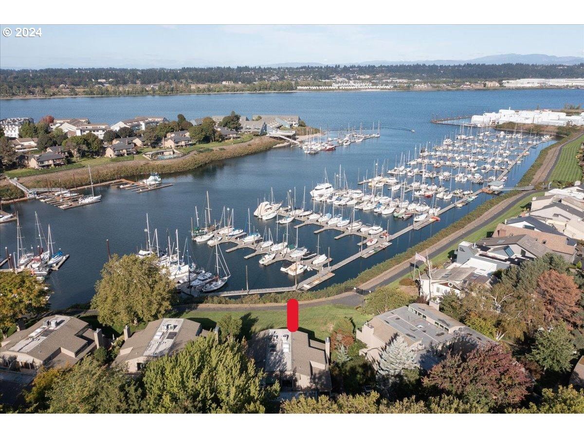 419 N TOMAHAWK ISLAND DR