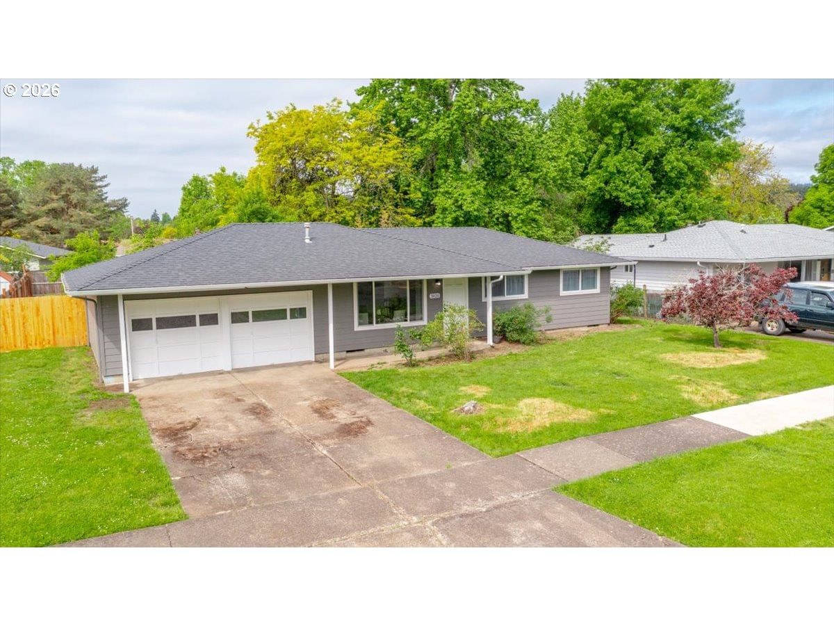 Listing photo 1 of 6