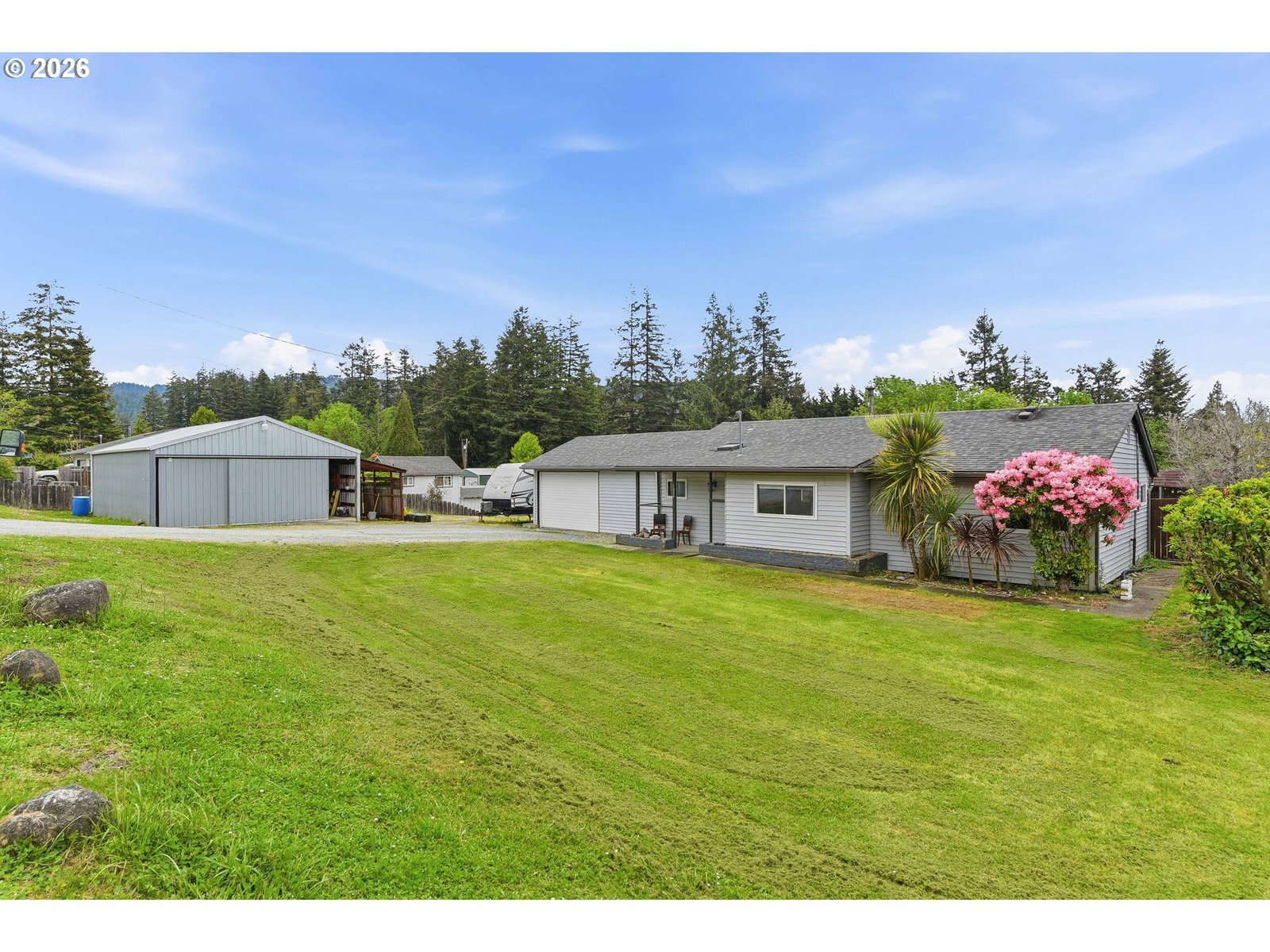 Listing photo 1 of 6