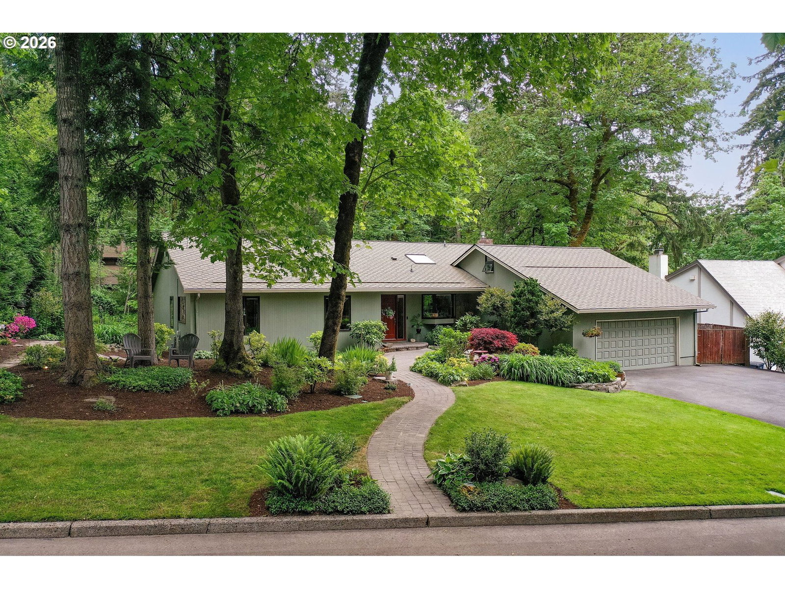 Listing photo 1 of 6