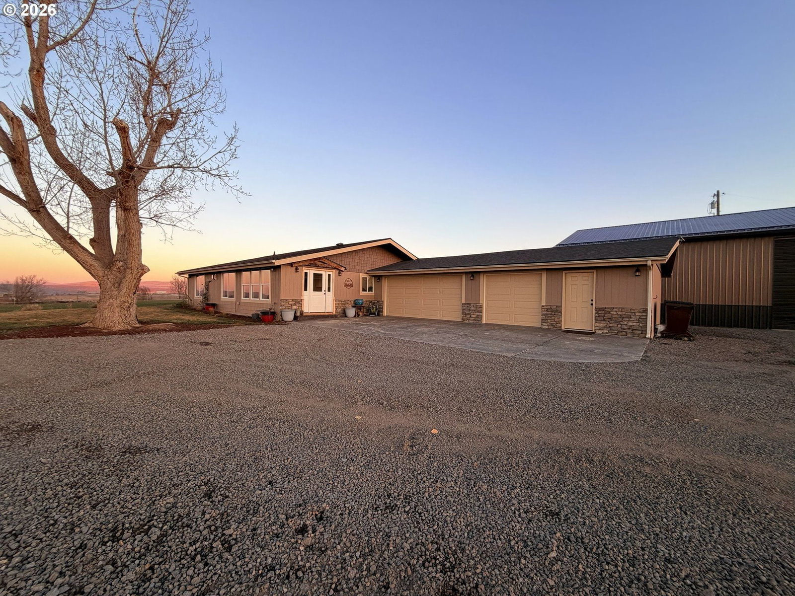 Listing photo 1 of 6