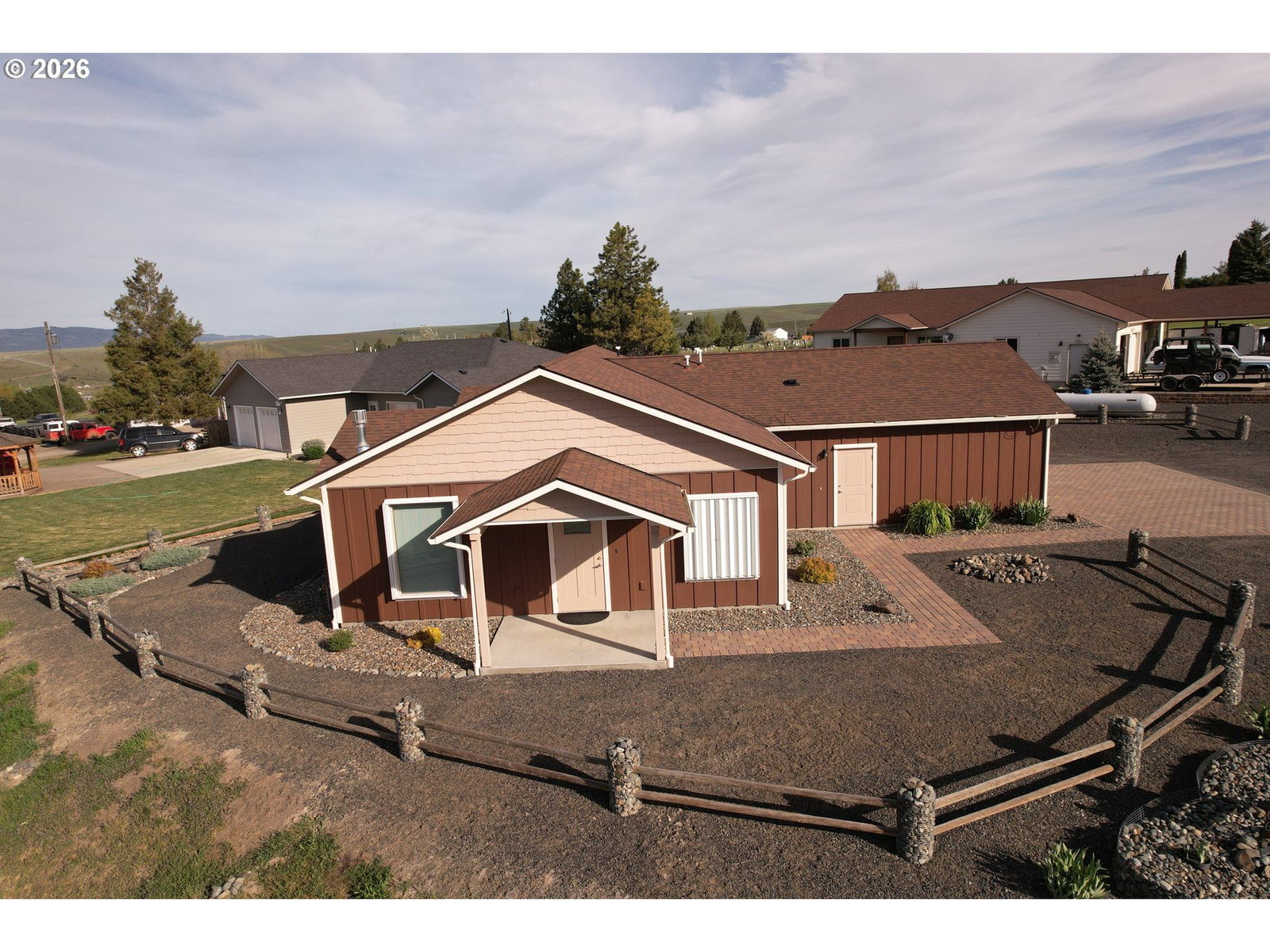 Listing photo 1 of 6