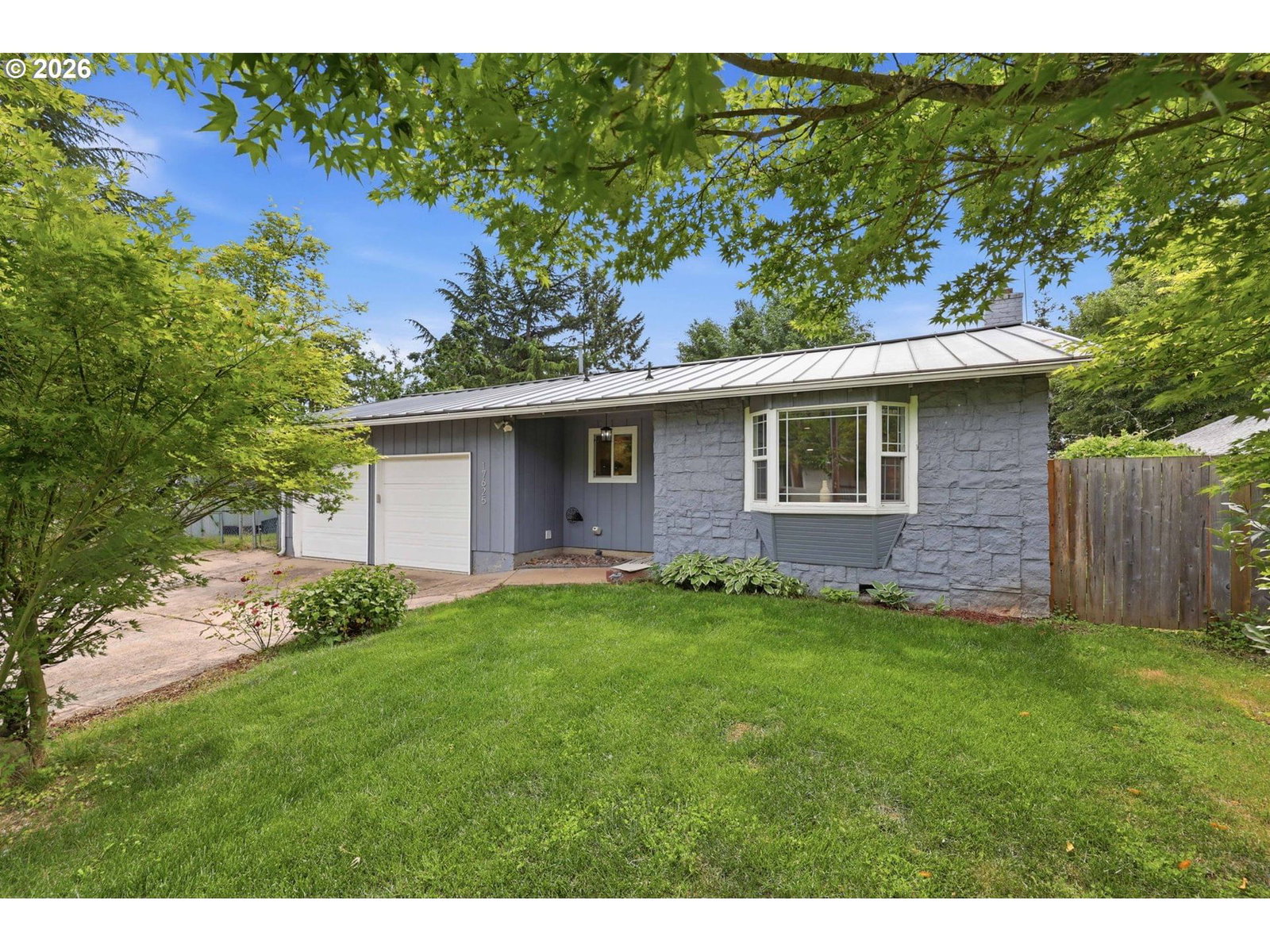 Listing photo 1 of 6