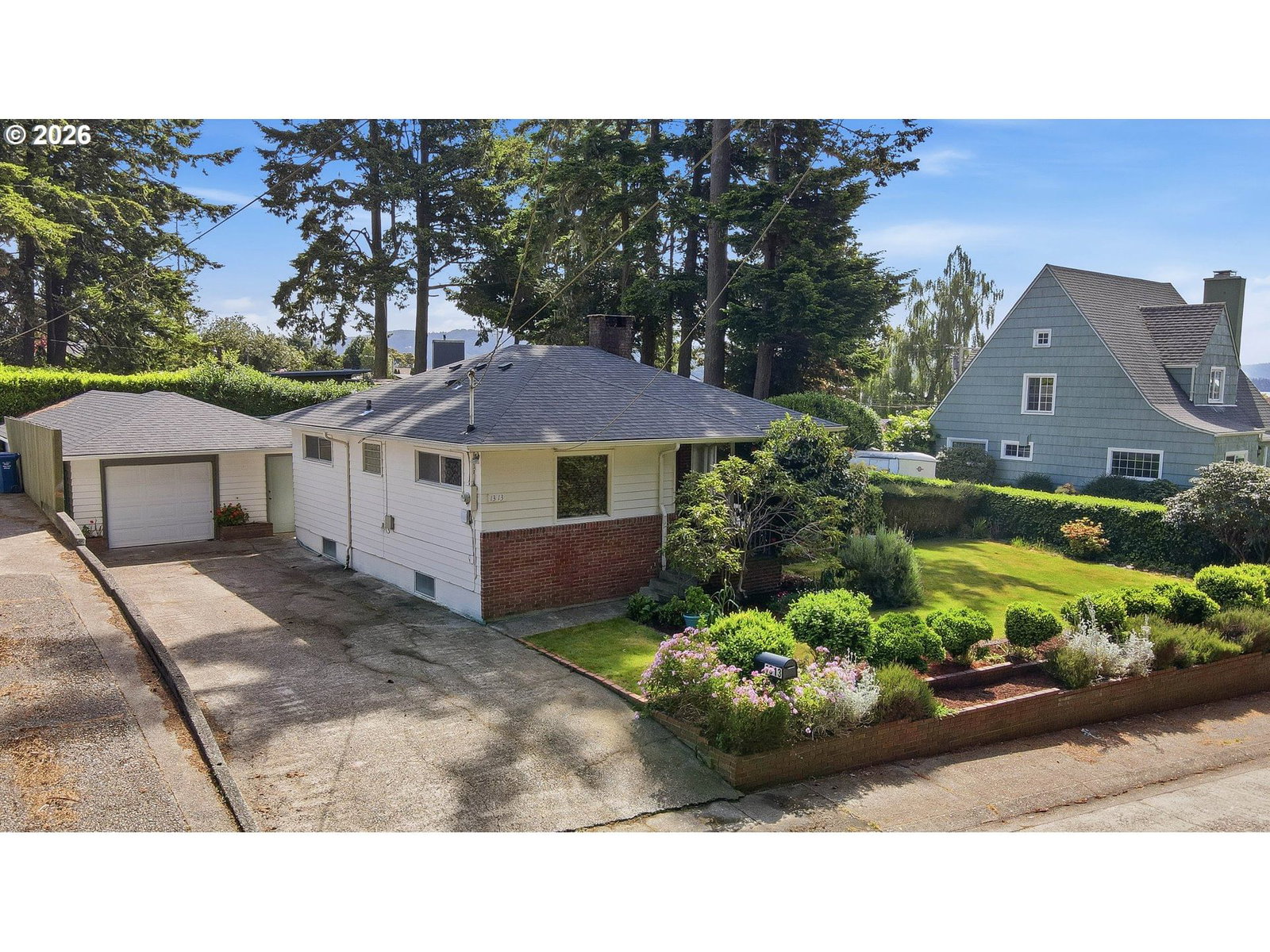 Listing photo 1 of 6