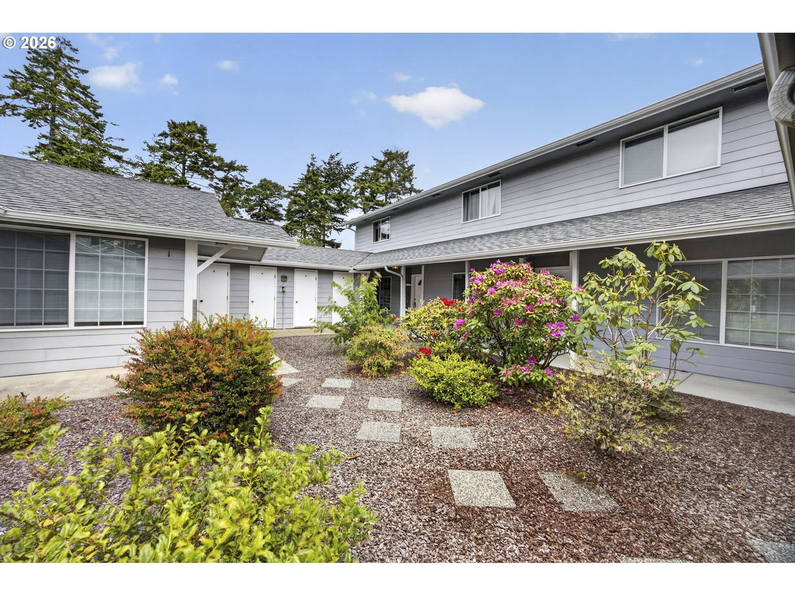 Listing photo 1 of 6