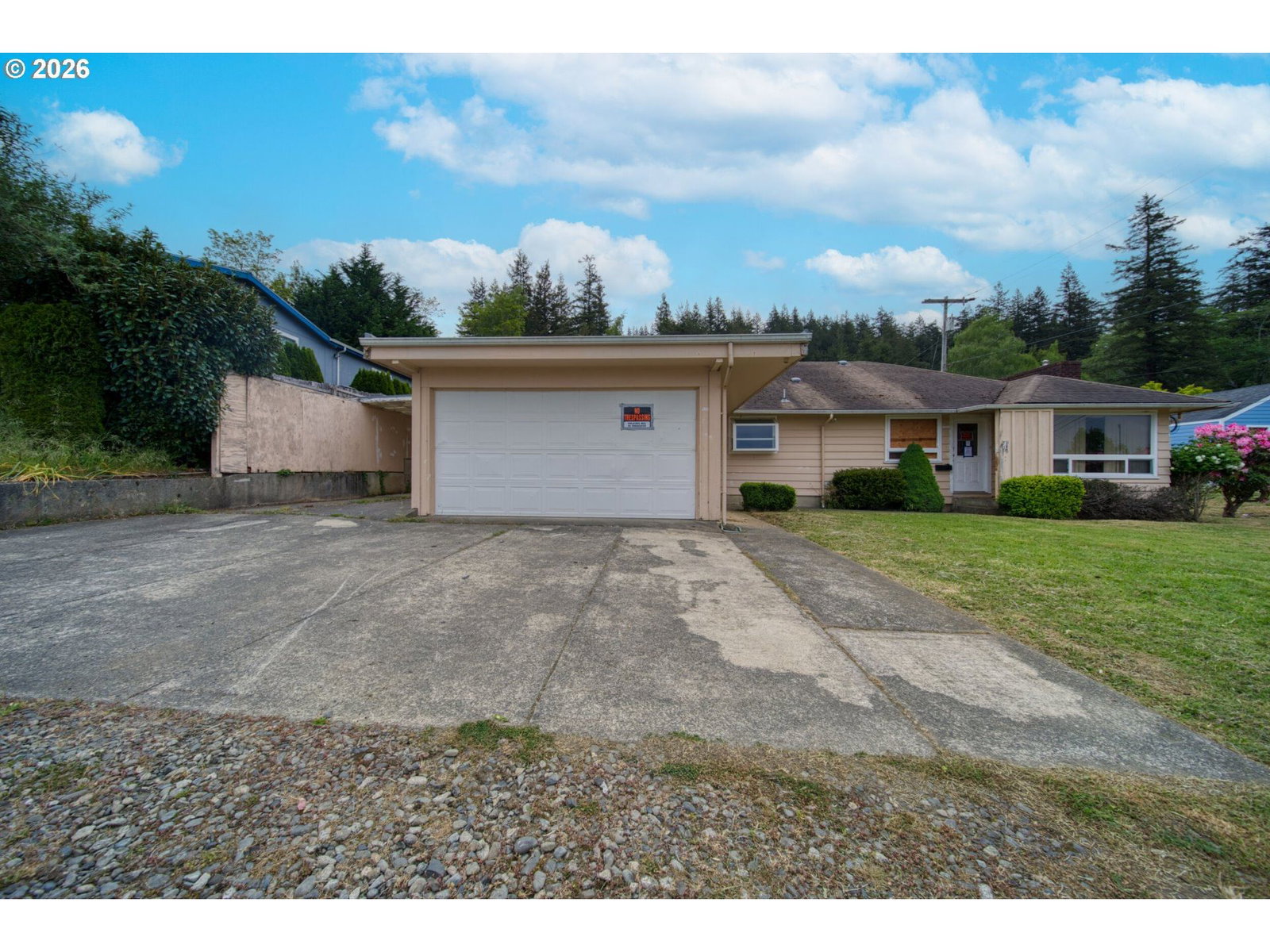 Listing photo 1 of 6