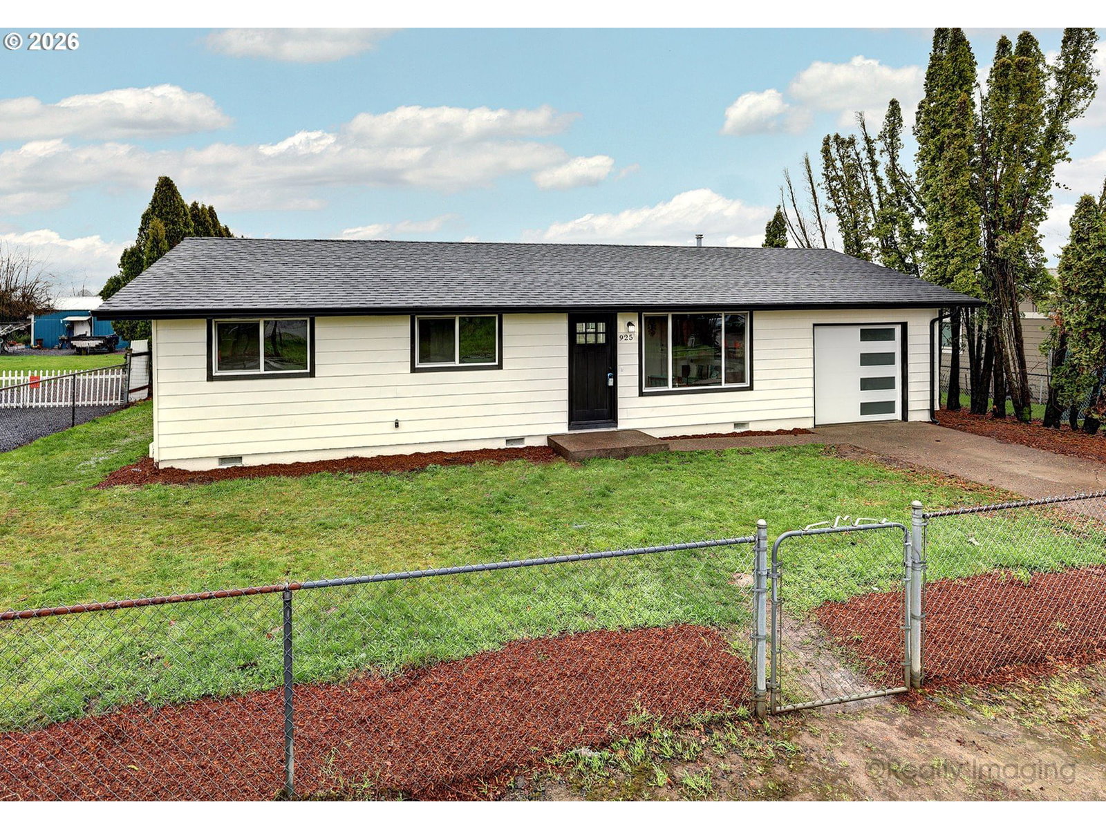 Primary listing photo, 925 N PERSHING ST, Mt Angel, OR, 97362