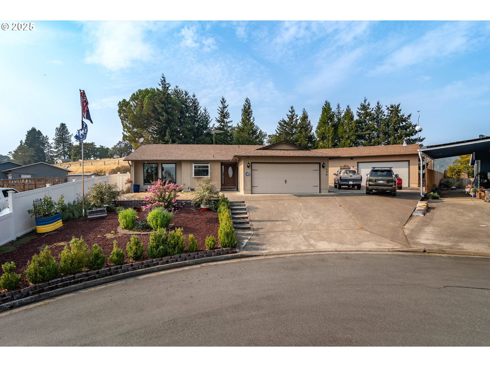 Primary listing photo, 124 ALOHA CT, Roseburg, OR, 97471