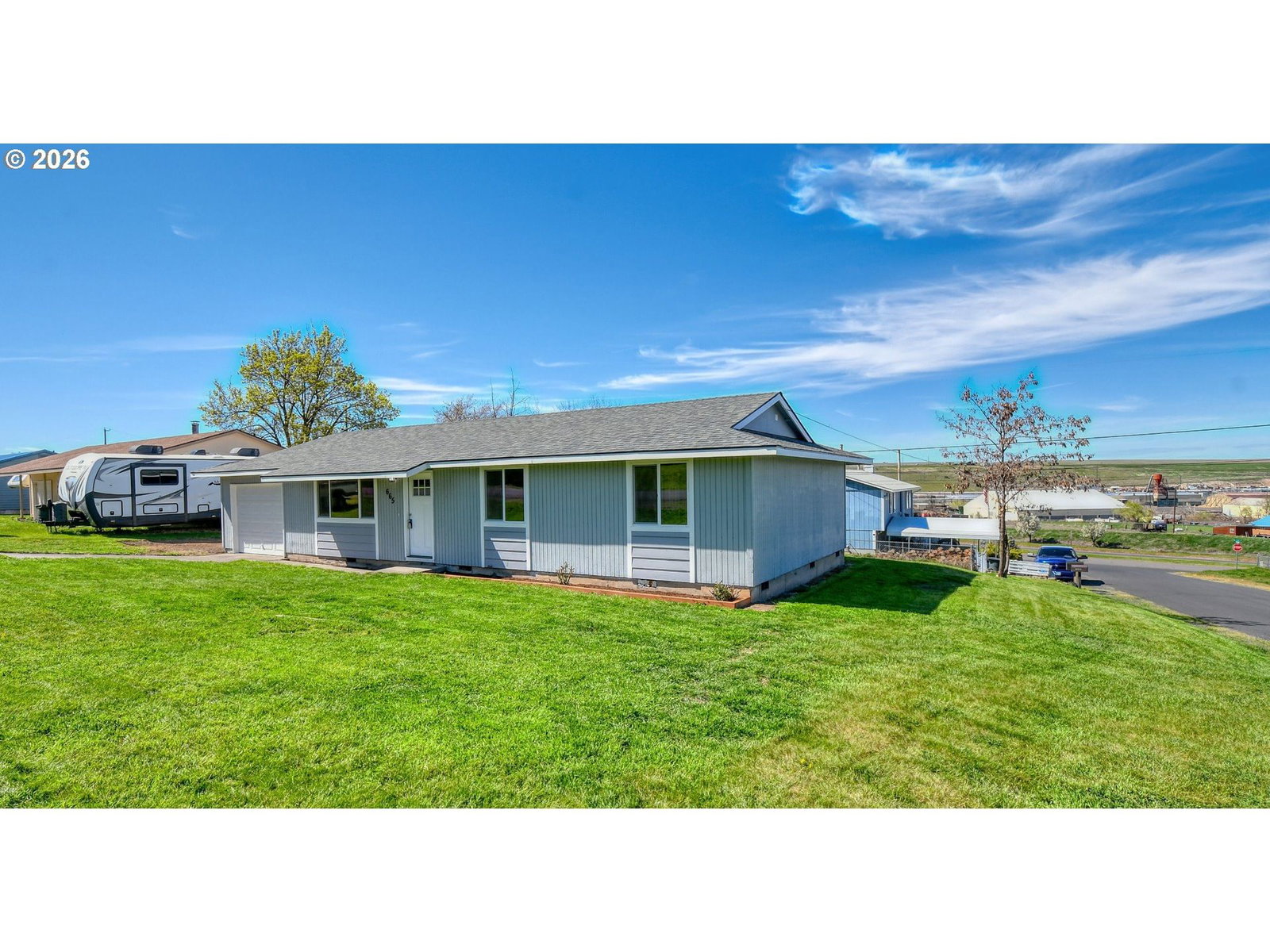 Listing photo 1 of 6