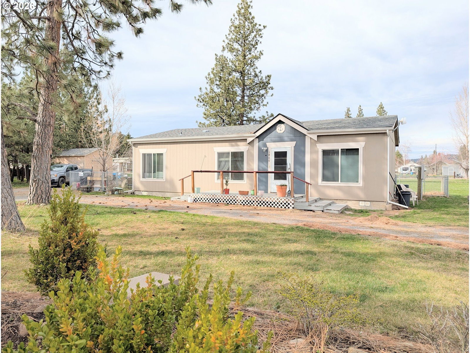 Listing photo 1 of 6