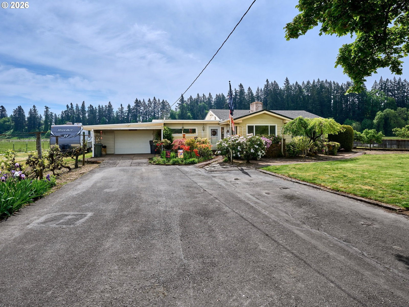 Listing photo 1 of 6