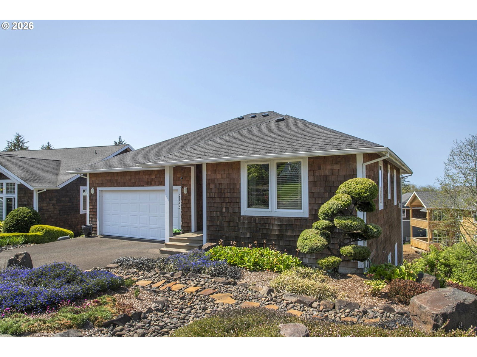 Listing photo 1 of 6