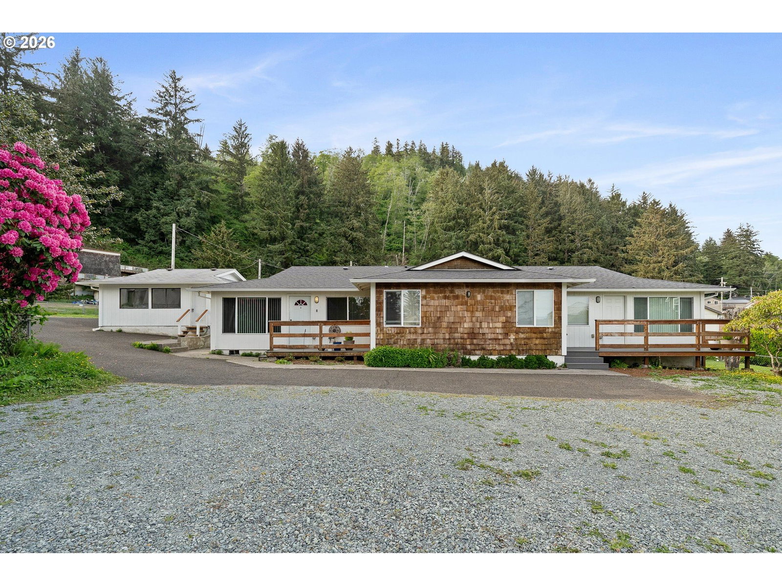 Listing photo 1 of 6