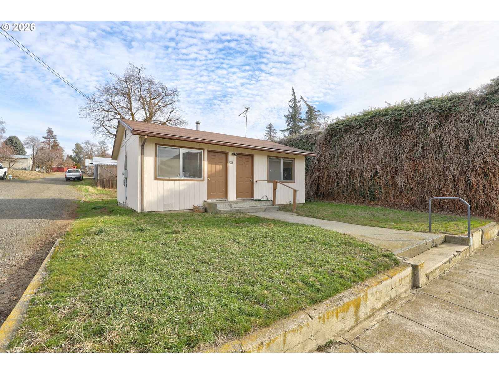 Listing photo 1 of 6