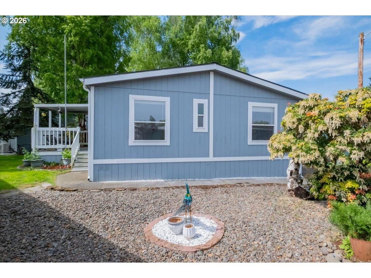 Listing photo 1 of 6