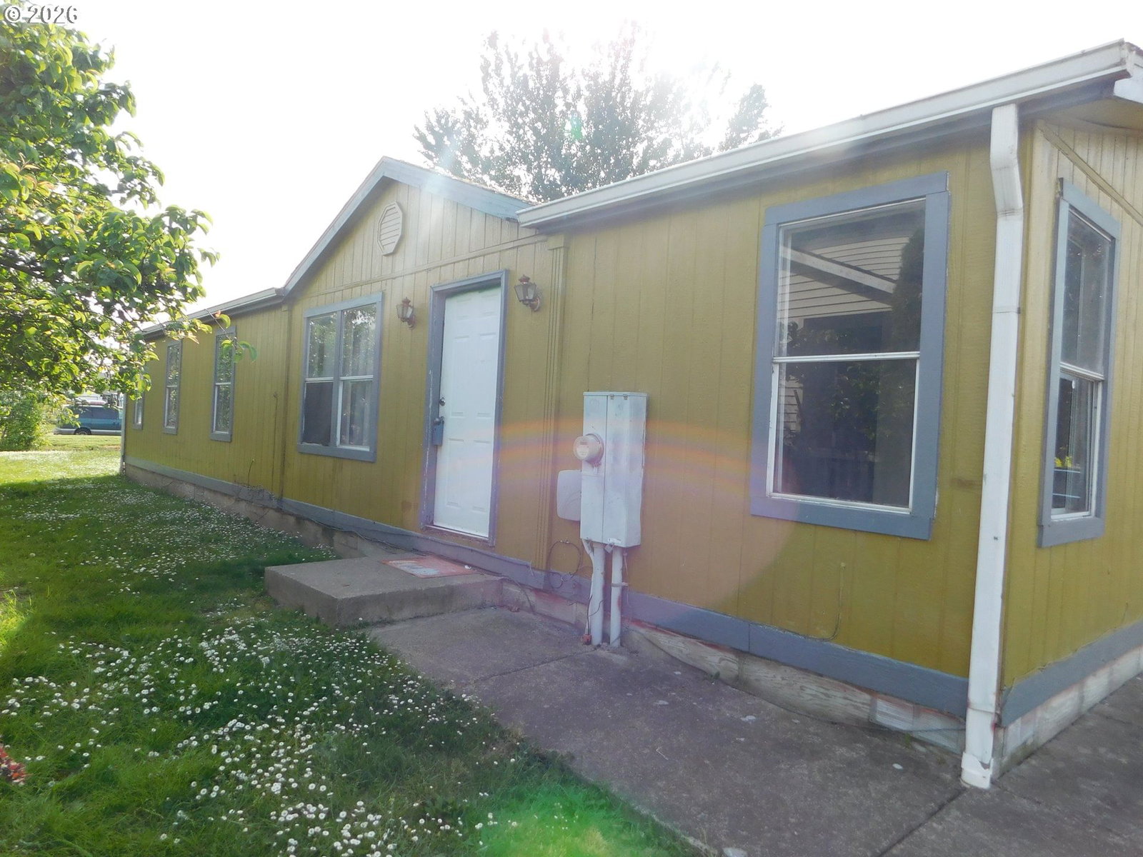 Listing photo 1 of 6