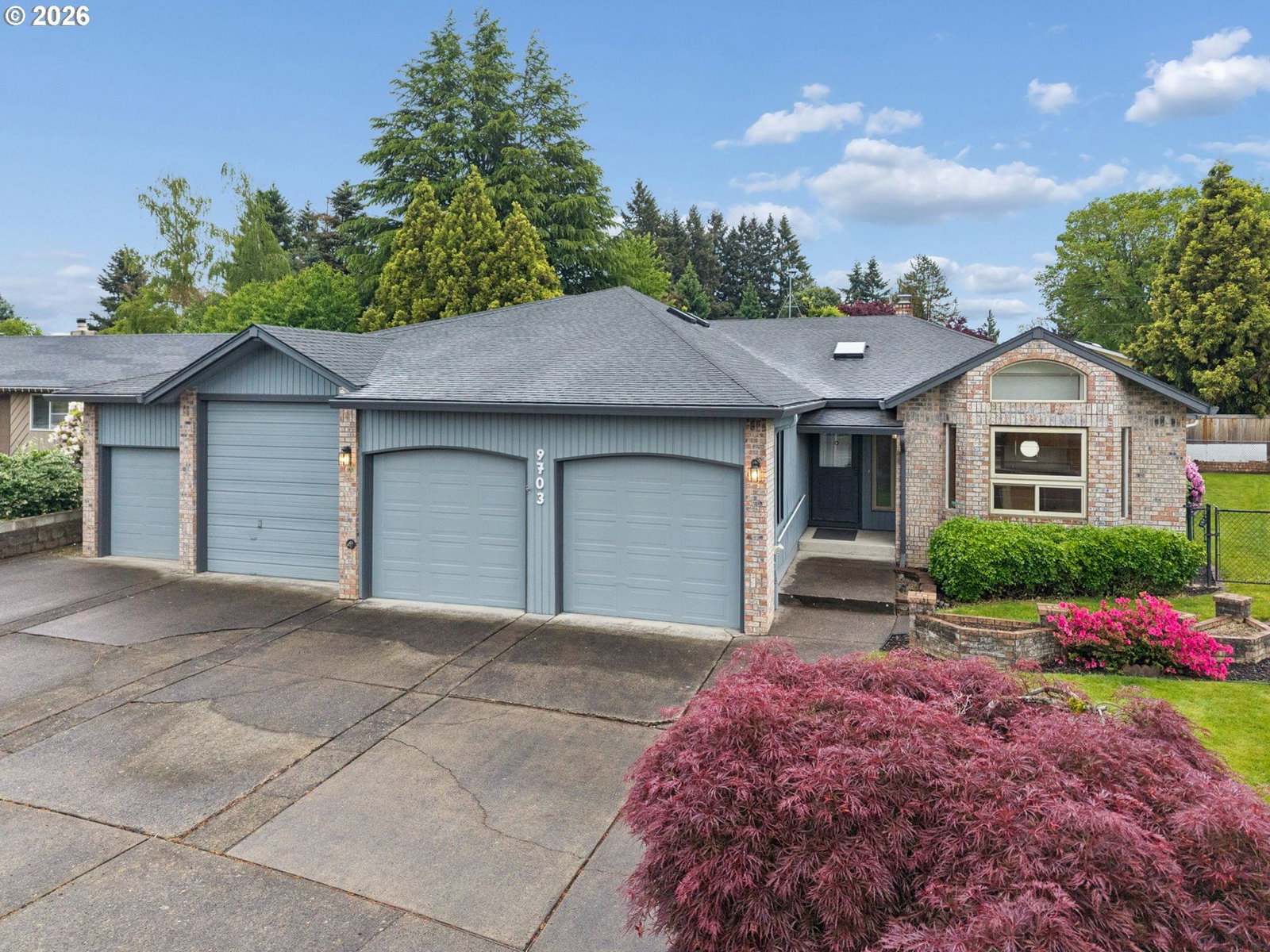 Listing photo 1 of 6