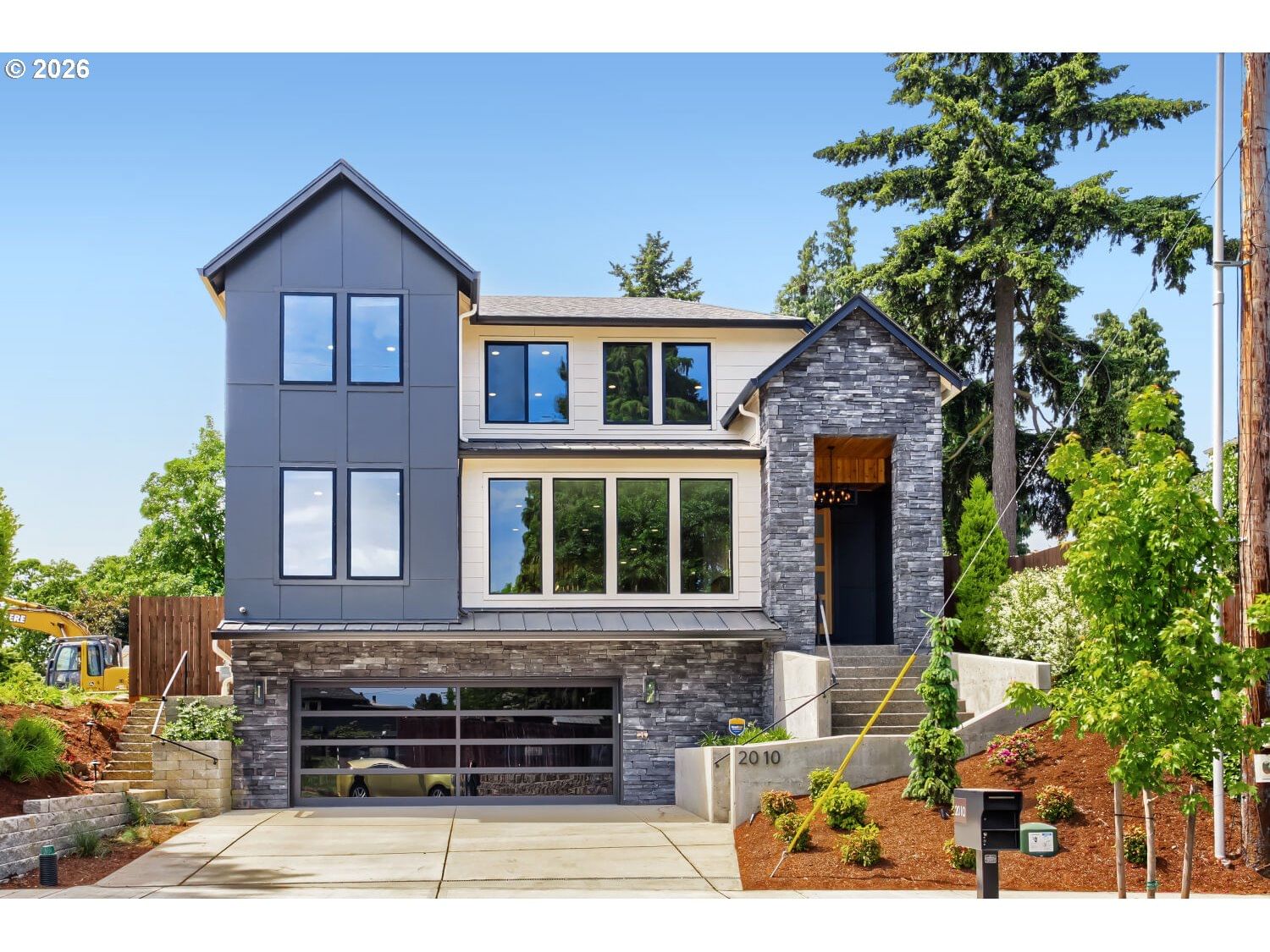Listing photo 1 of 6