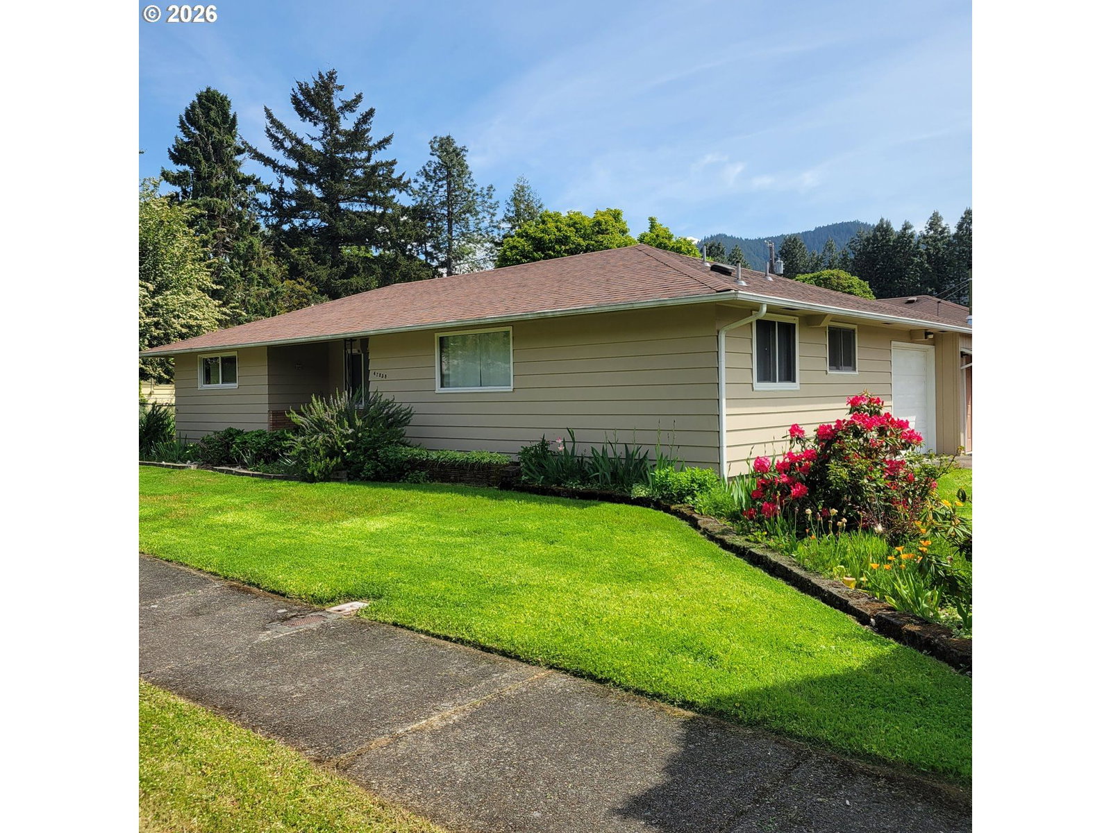 Listing photo 1 of 6