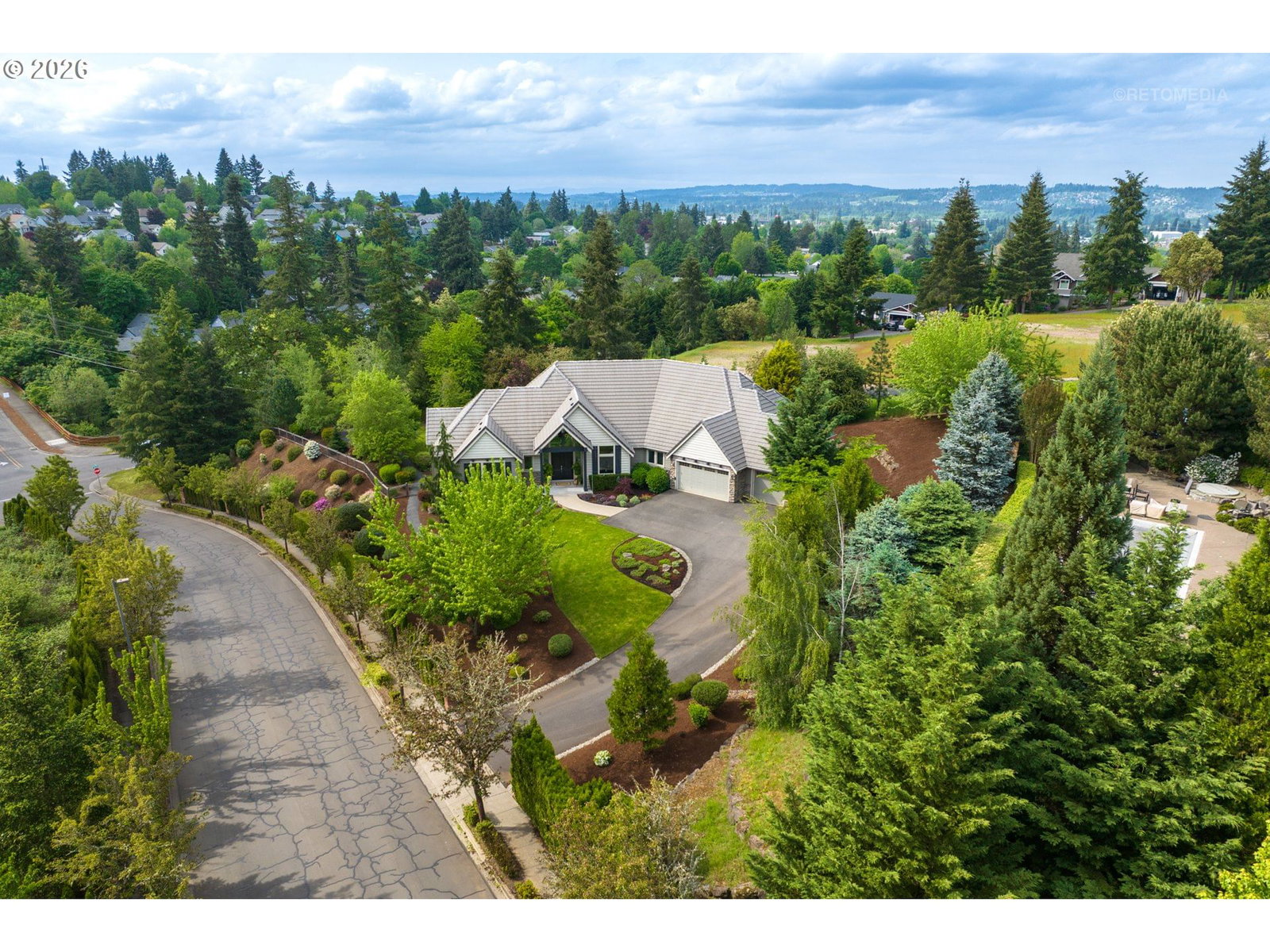 Listing photo 1 of 6