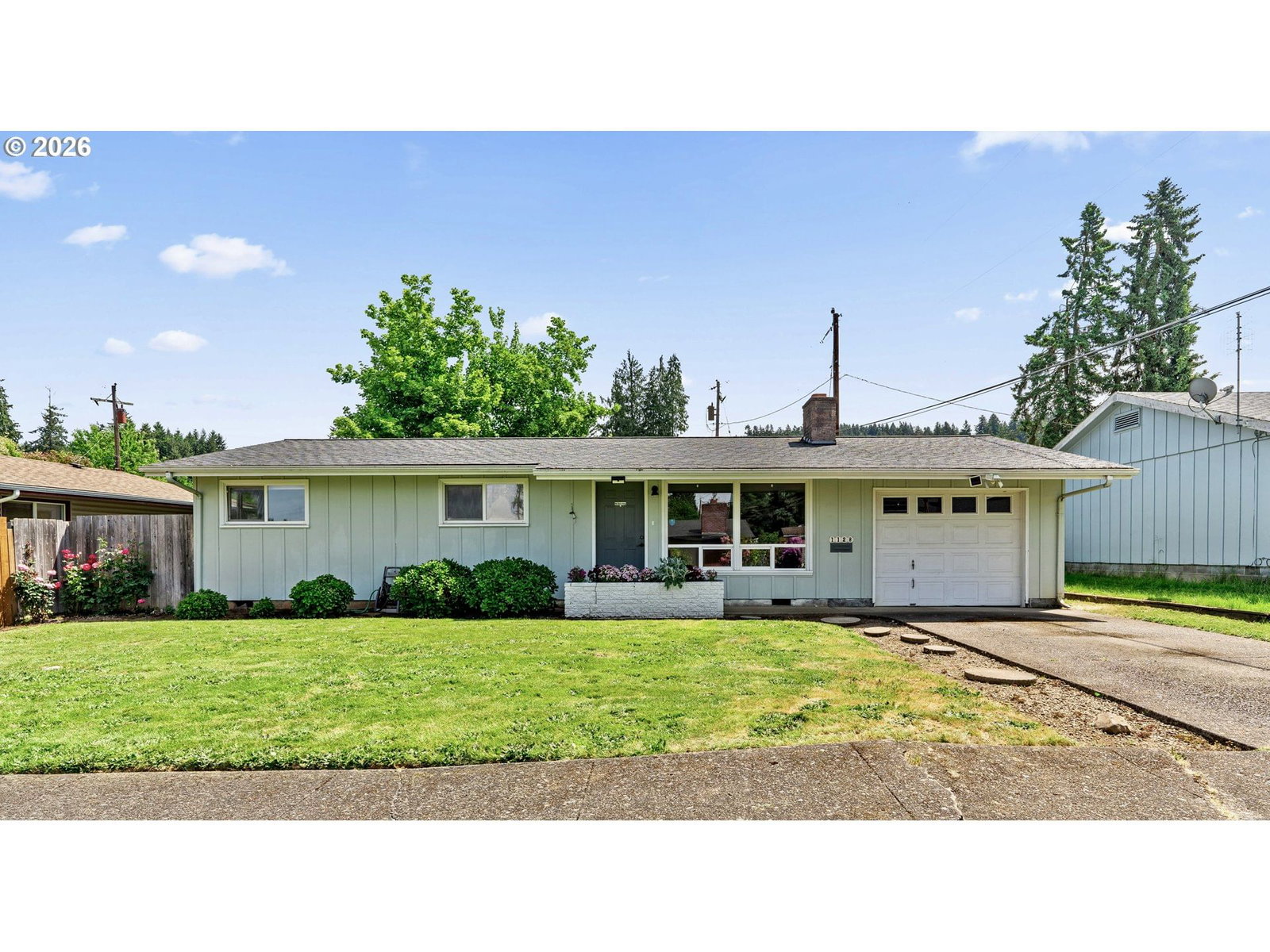 Listing photo 1 of 6