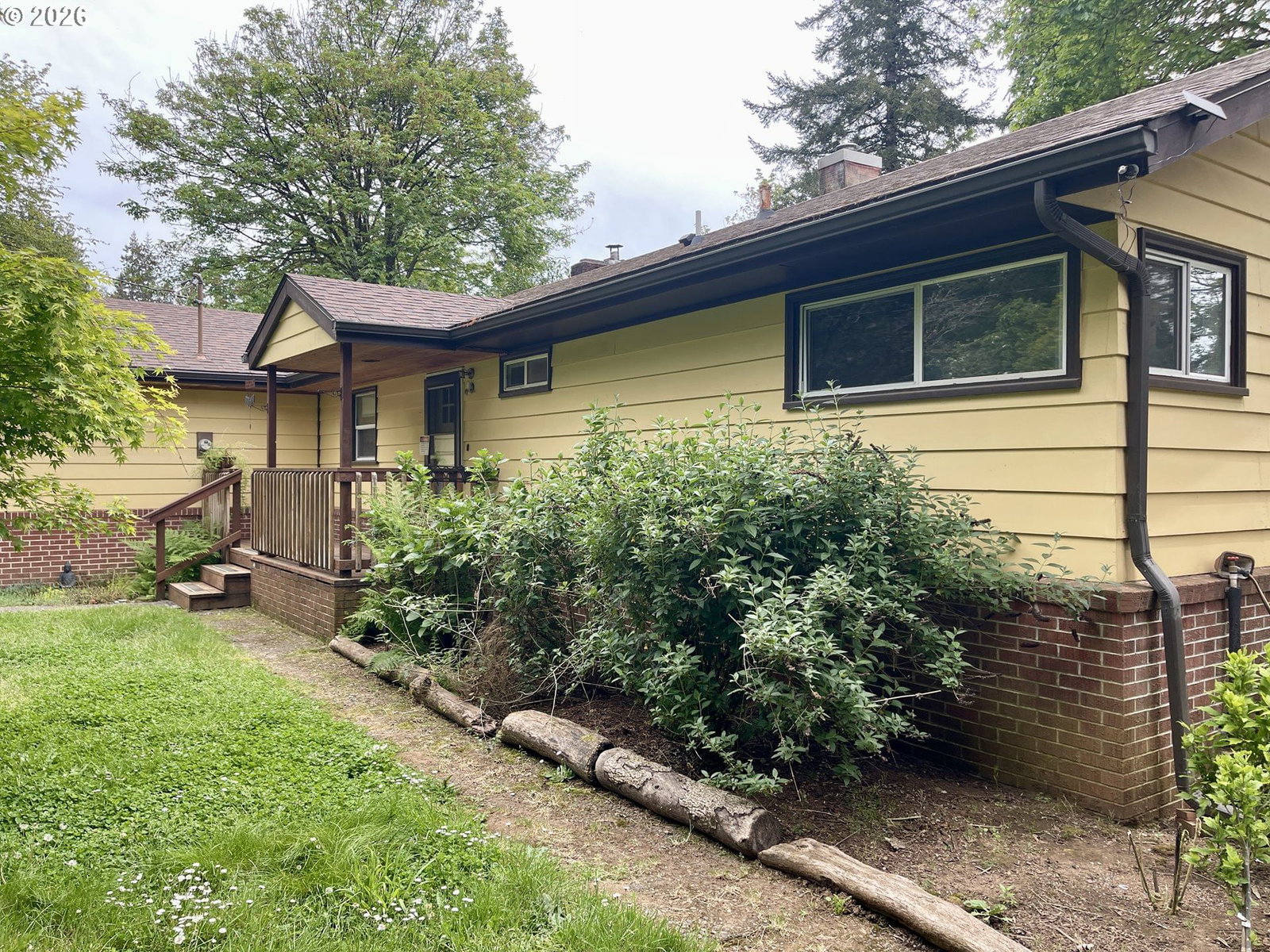 Listing photo 1 of 6