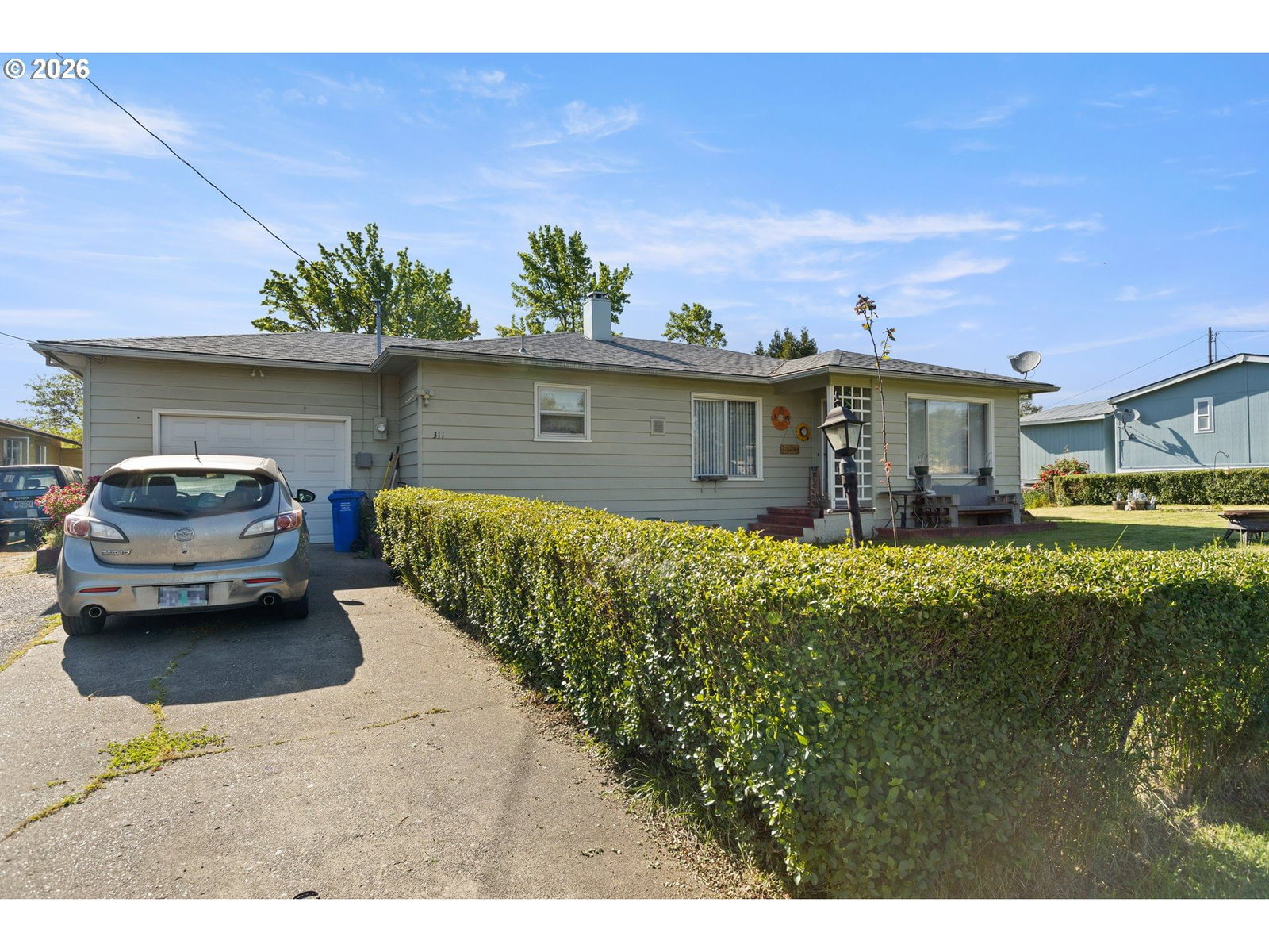 Listing photo 1 of 6
