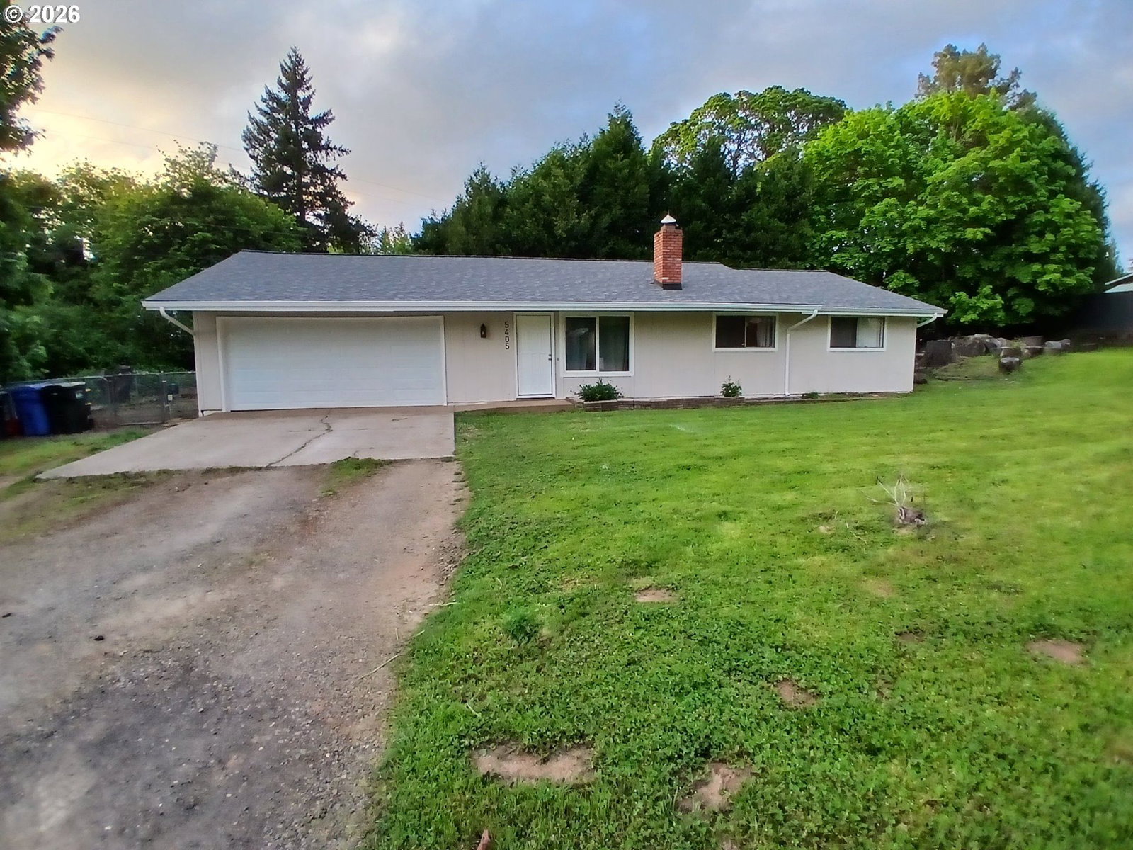 Listing photo 1 of 6