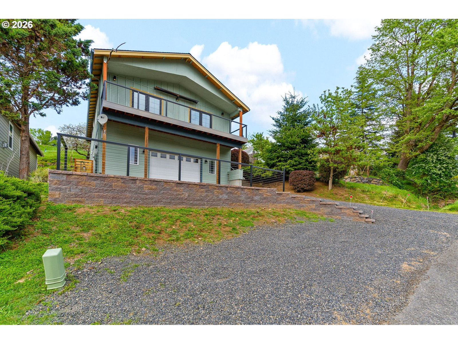 Listing photo 1 of 6