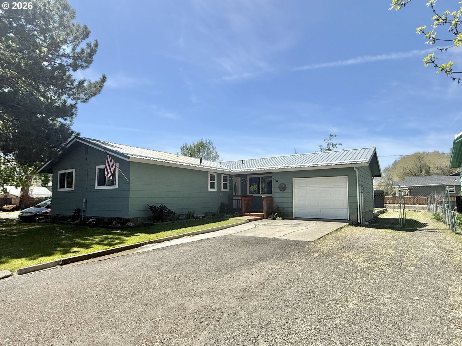 Listing photo 1 of 6