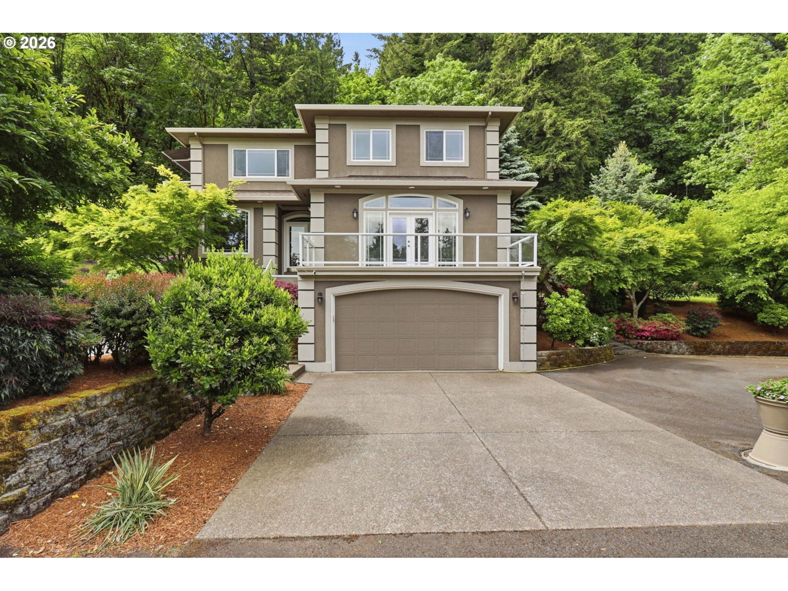 Listing photo 1 of 6