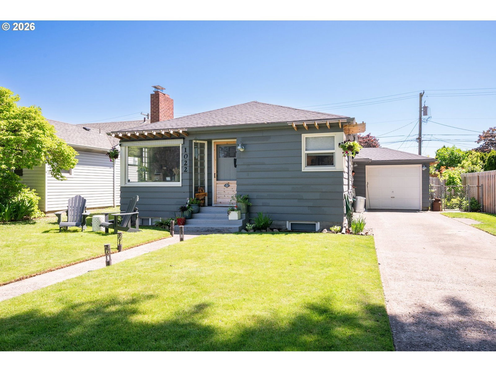 Listing photo 1 of 6