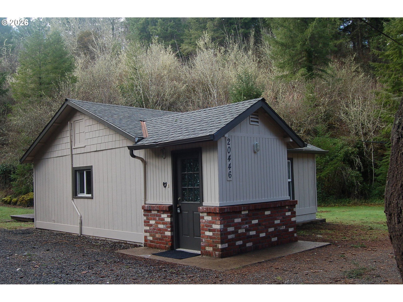 Listing photo 1 of 6