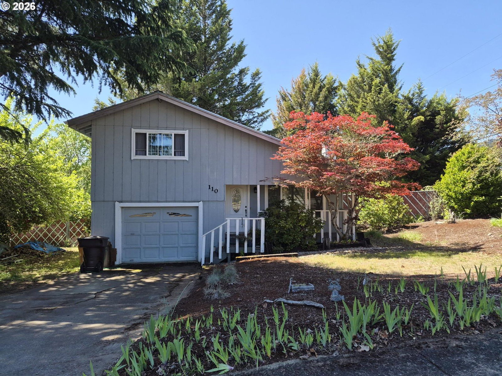 Listing photo 1 of 6