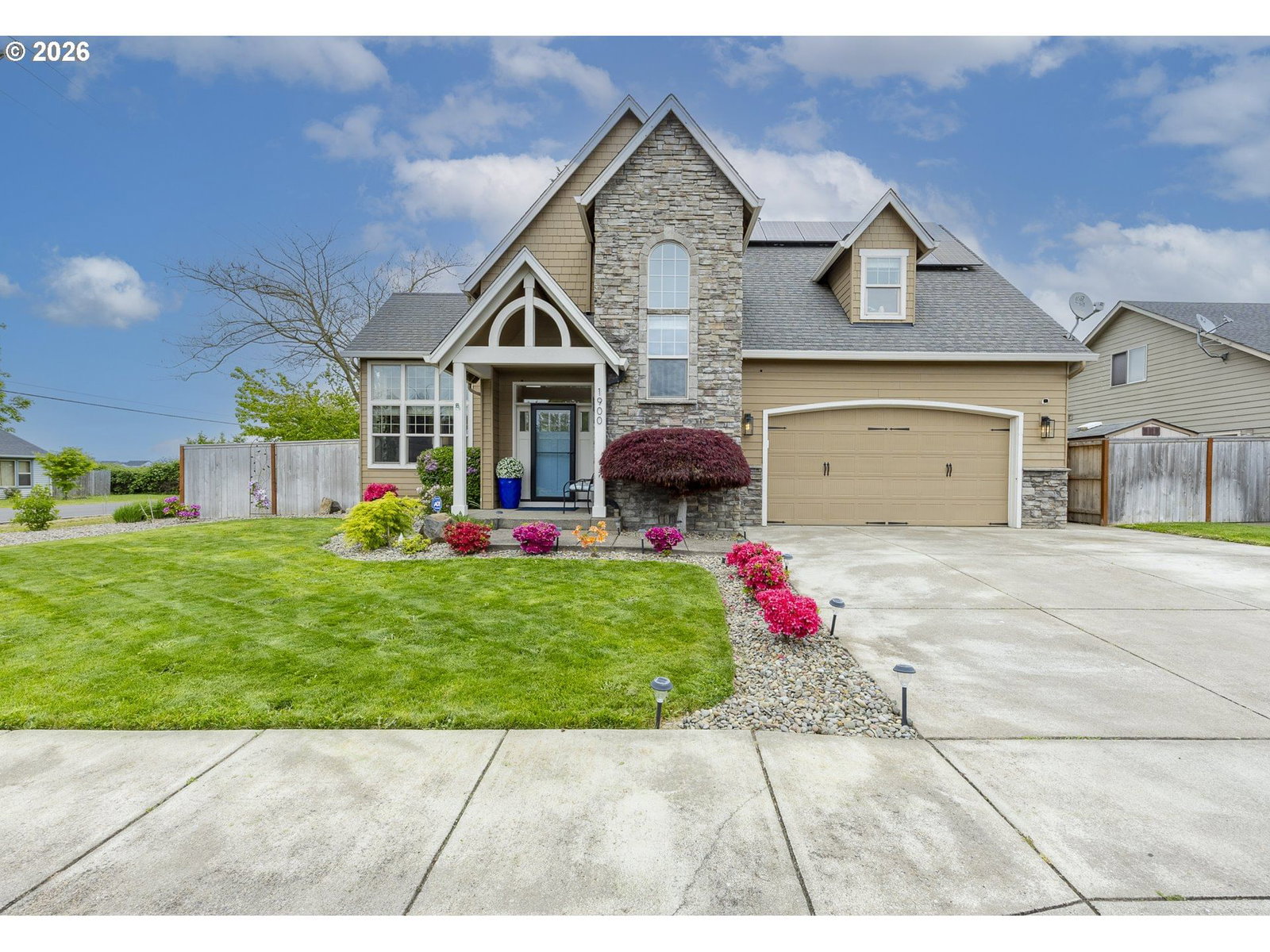 Listing photo 1 of 6