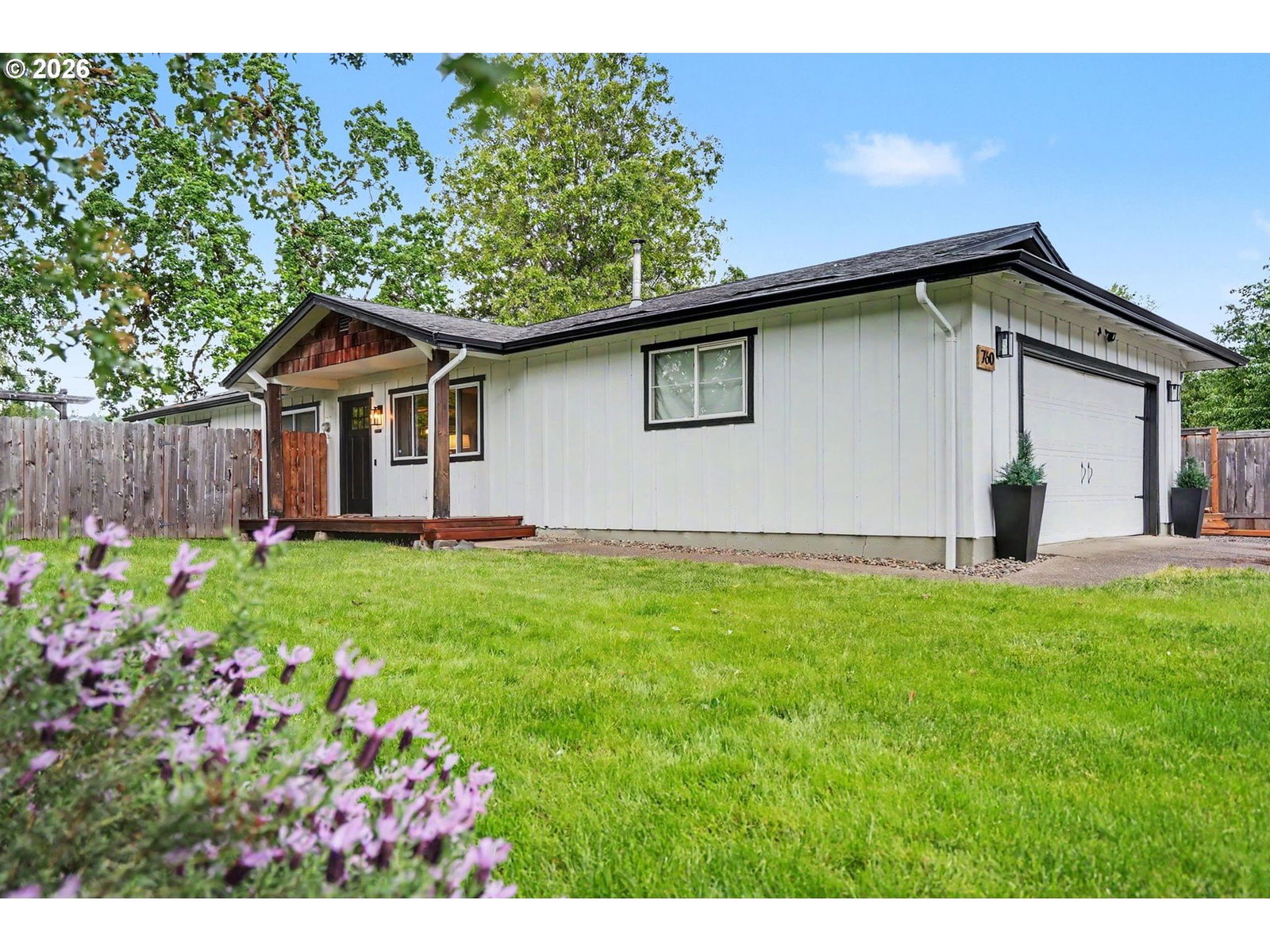 Listing photo 1 of 6
