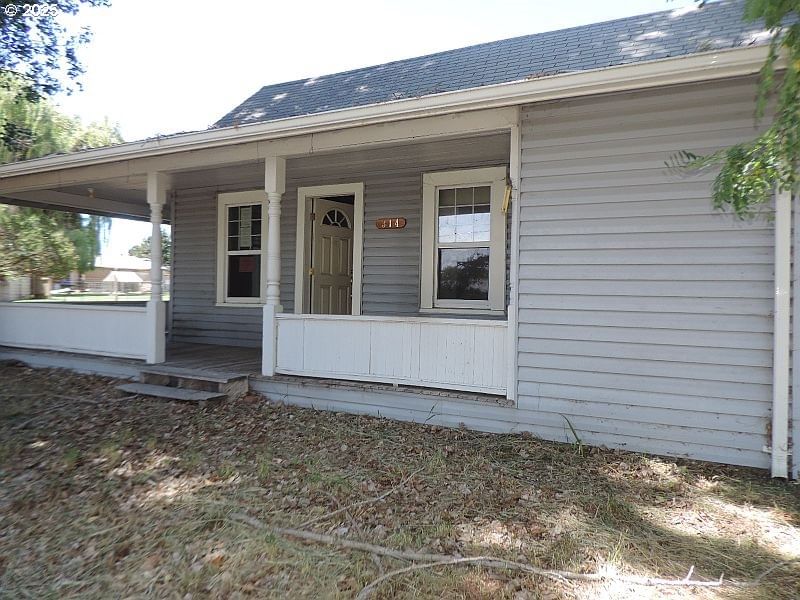 Listing photo 1 of 6