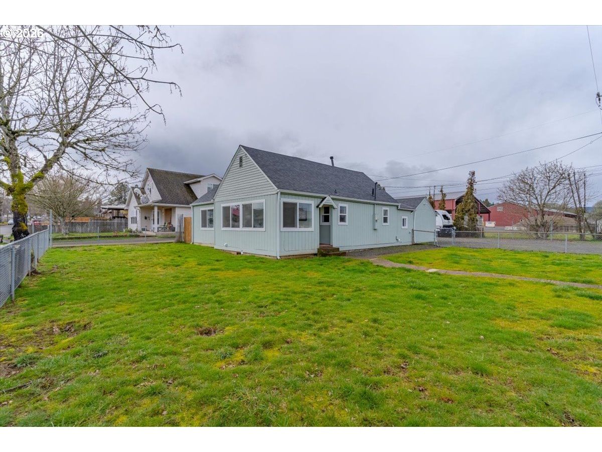 Primary listing photo, 809 SW ASH ST, Dallas, OR, 97338